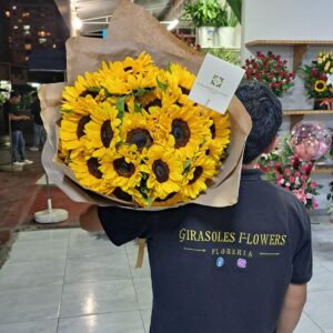 RAMO BUCHÓN DE 30 GIRASOLES